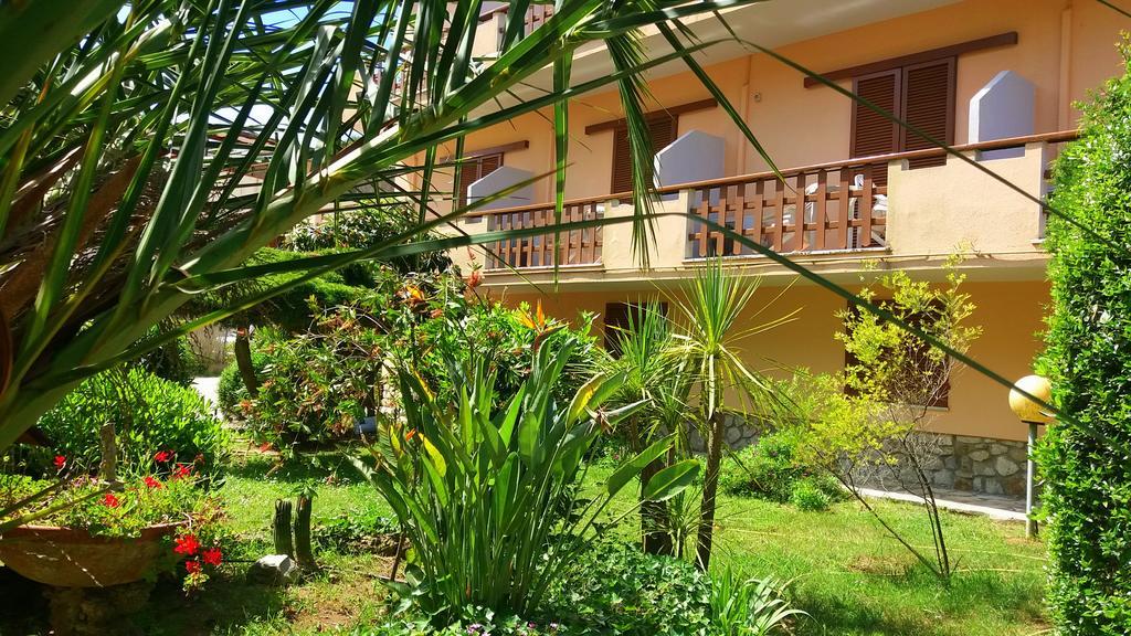 Frank'S Hotel Capoliveri  Exterior photo